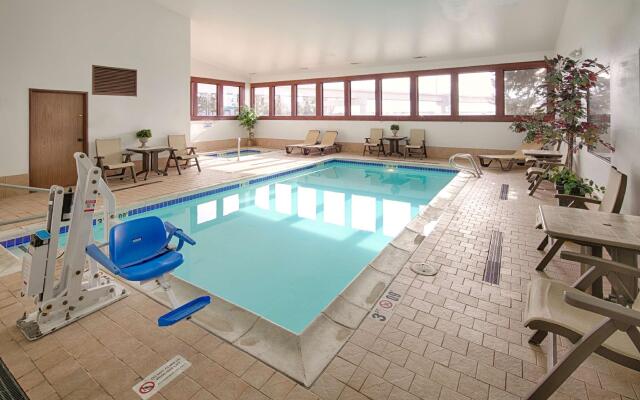 SYLO Hotel Denver Airport, a Ramada by Wyndham