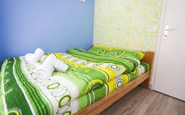 Hostel City Rest
