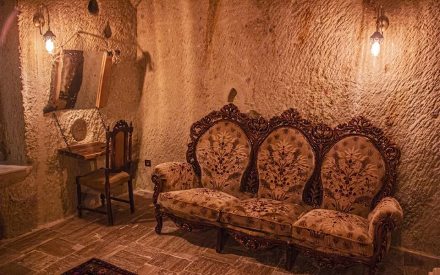 Ottoman Cave Junior