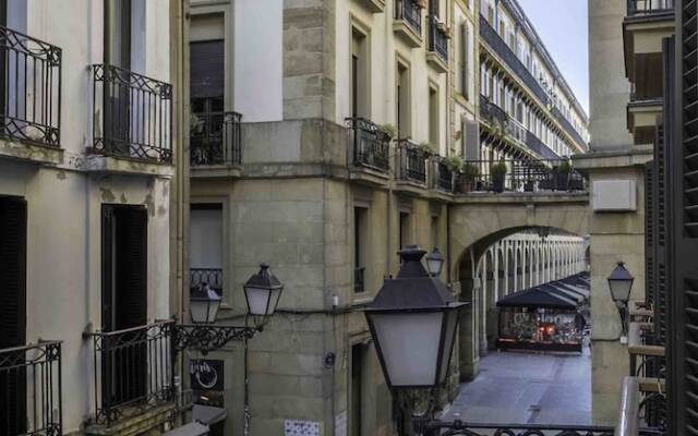 SanSebastianForYou  Izarre Apartment