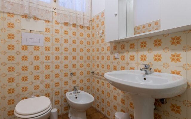 Simplistic Holiday Home in Salò near Lake Beach