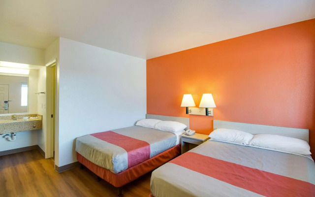 Motel 6 Phoenix East