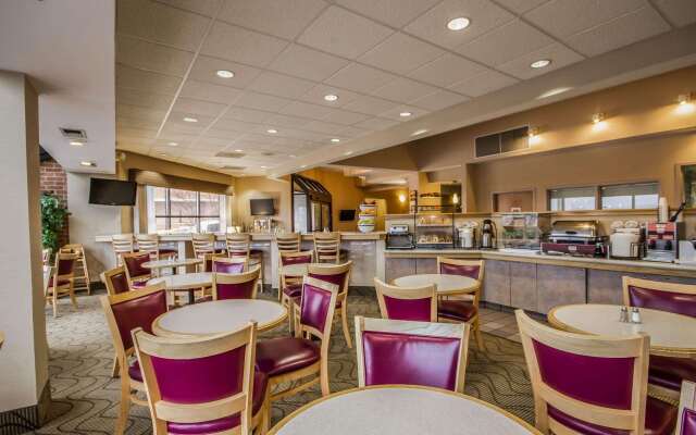 Comfort Inn & Suites Madison - Airport
