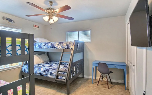 Blue Pineapple House