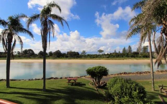 Beachfront 3, 25 Willow Street