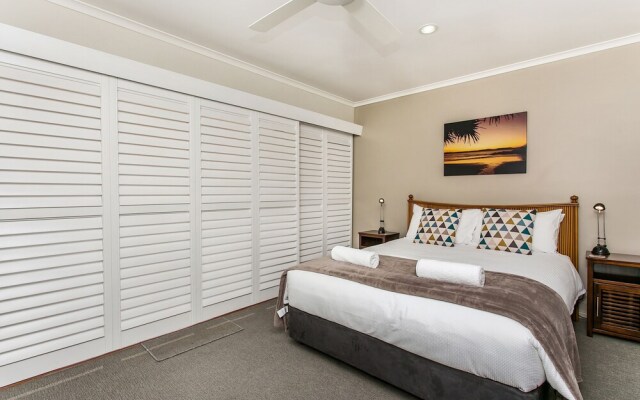 7 James Cook Apartments