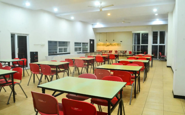 Hotel Grand Pacific by OYO Rooms
