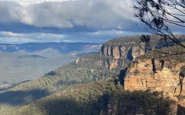 Tullys Hut - Walk to Hikes, Waterfalls, Views