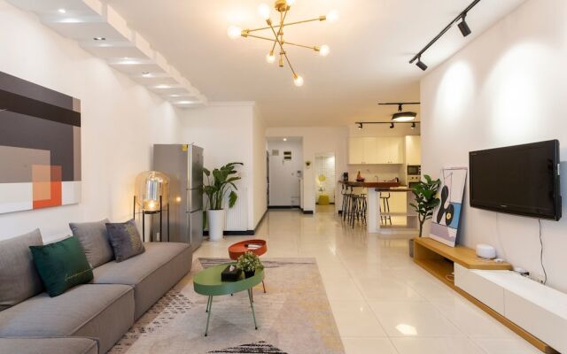 StarHome West Nanjing Road Branch