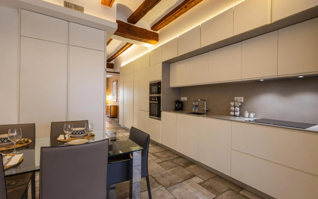 CENTER MODERN 1BR 2Bth TERRACE WI-FI AC