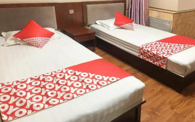 Huifeng Hotel (Lanzhou Zhengning Road Night Market)