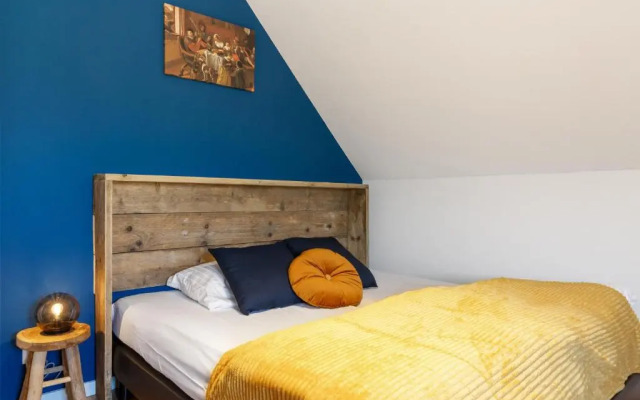 "cozy Luxury Holiday Home With Jacuzzi!"