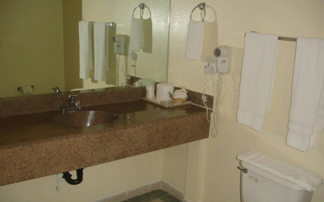Rivera Inn & Suites Motel Pico Rivera