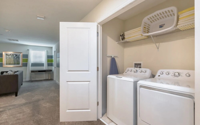 INTerlocking Drive Villa Champions Gate 2