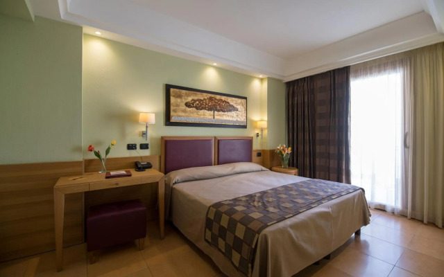 Artemis Hotel