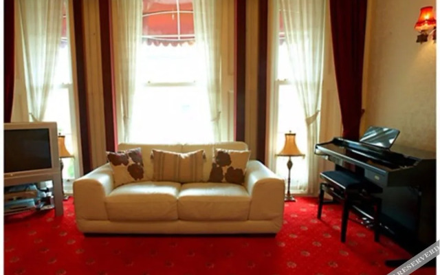 Trelawney Hotel