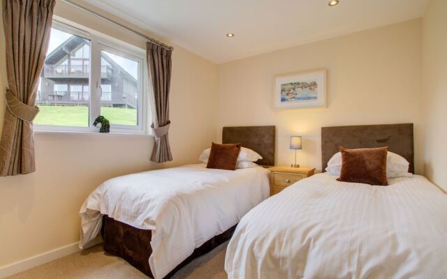 Comfy Holiday Home in Saint Columb With Garden