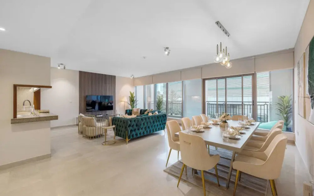 Durrani Homes - The Luxe Retreat 4BR Podium villa with private Jacuzzi and Burj Khalifa View