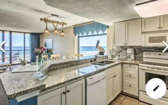Stunning Oceanfront 3 bedroom condo