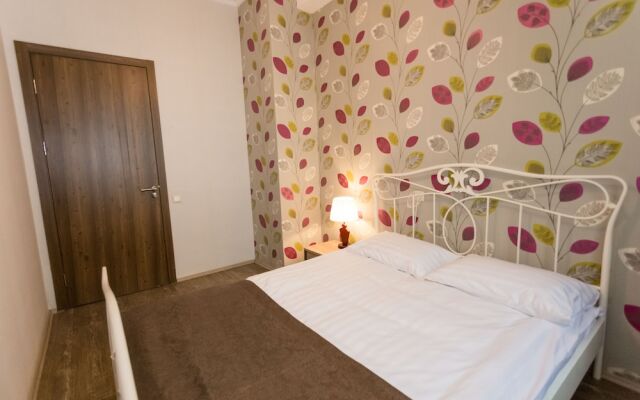 Falcon Apartments - Metekhi