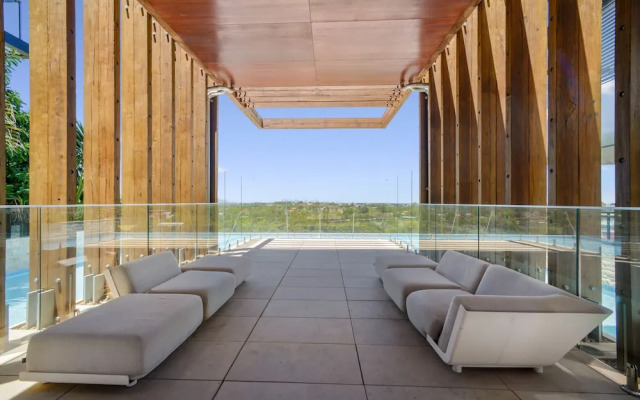 Deluxe Retreat in the Centre of Convenience
