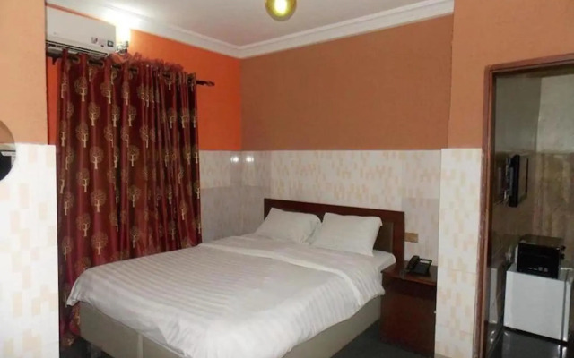 Vic James Apartments
