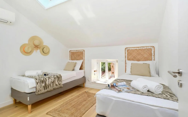 Charming Island Villa Alba