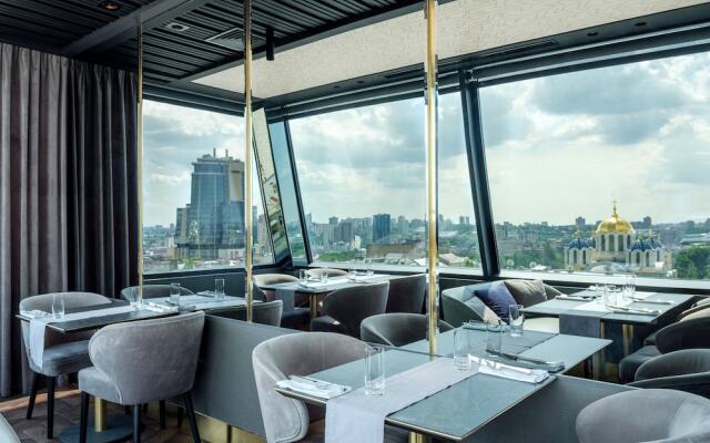 11 Mirrors Design Hotel