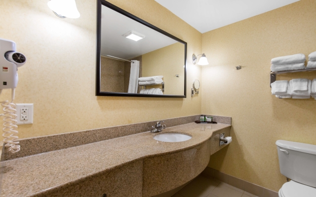 Comfort Inn & Suites Aberdeen near APG