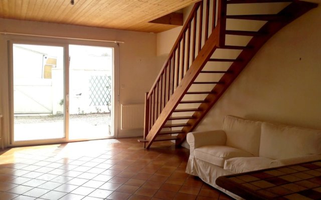 House With 3 Bedrooms in Rivedoux-plage, With Enclosed Garden and Wifi