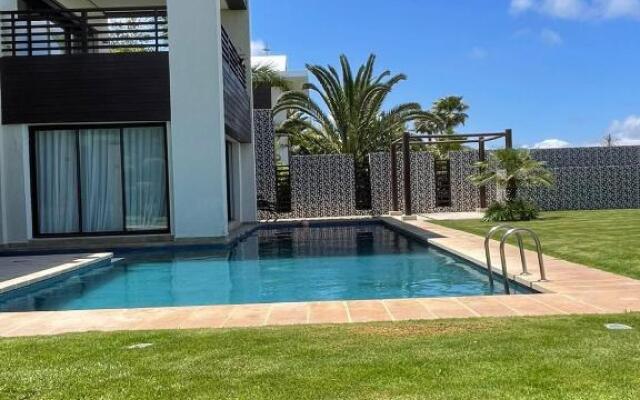 Magnifique villa de 1500m^avec piscine