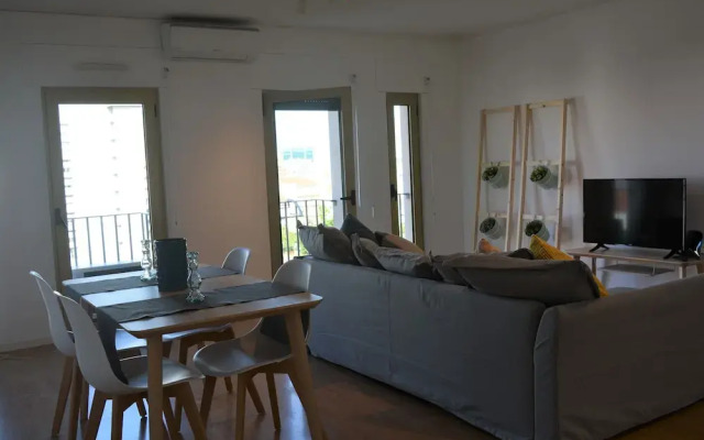 Modern & Bright by Homing