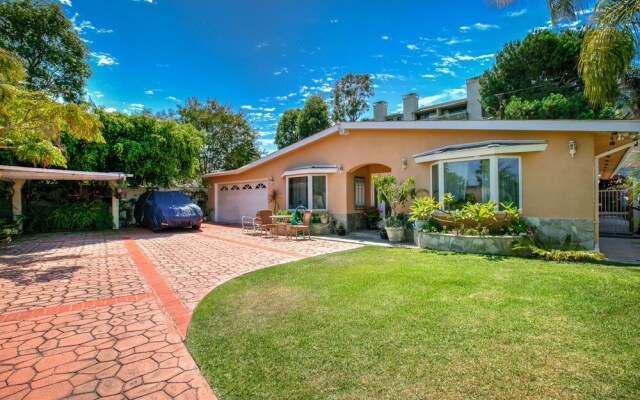 Tranquil Torrance 1 Mile To Redondo Beach 4 Bedroom Home