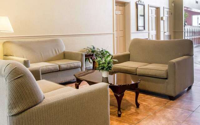 Econo Lodge Birmingham - Hoover