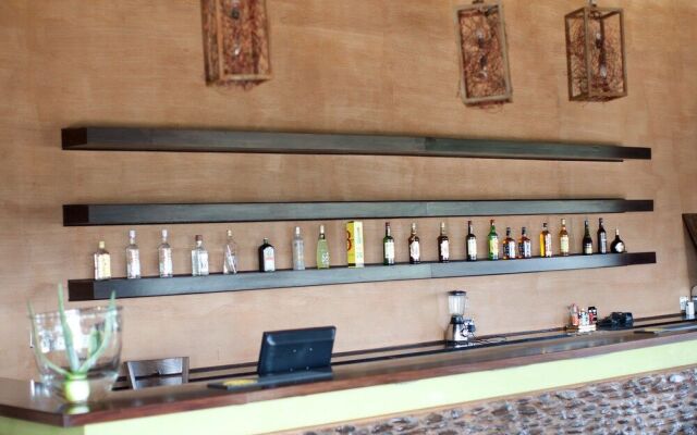 African Hills Safari Lodge & Spa