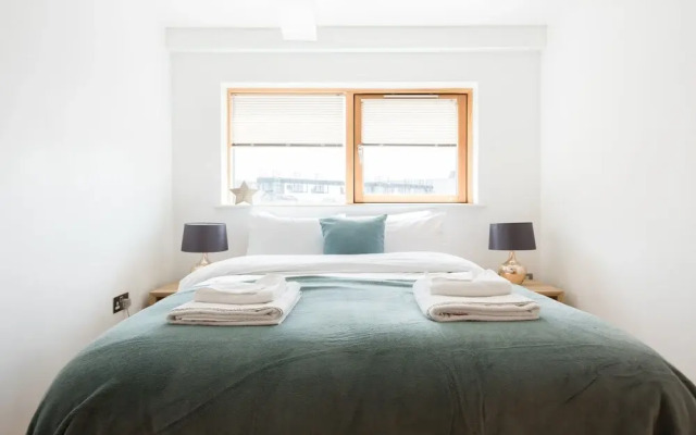 Platinum Apartment next to London Bridge 9995
