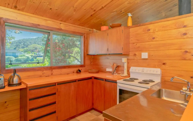 Beachfront Views - Hahei Holiday Home