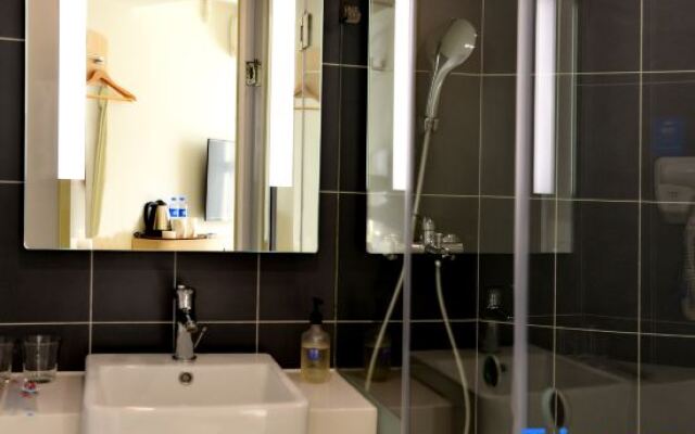 Longhua Hotel
