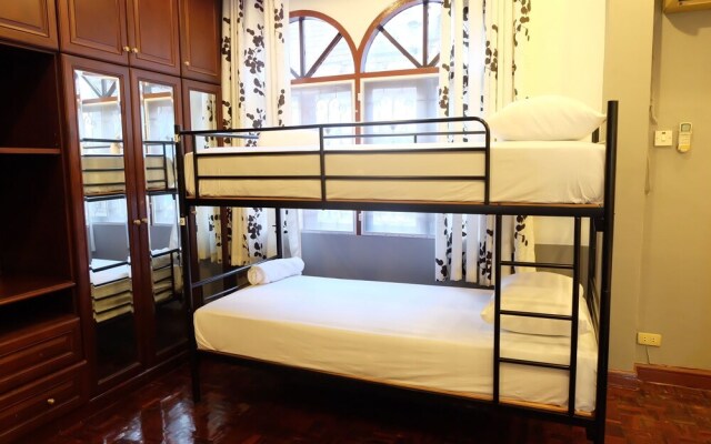Manii Hostel Asoke
