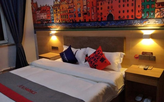 Jun Hotel Inner Mongolia Tongliao Kerchin District North Railway Station Square – Guest Rooms – Tongliao