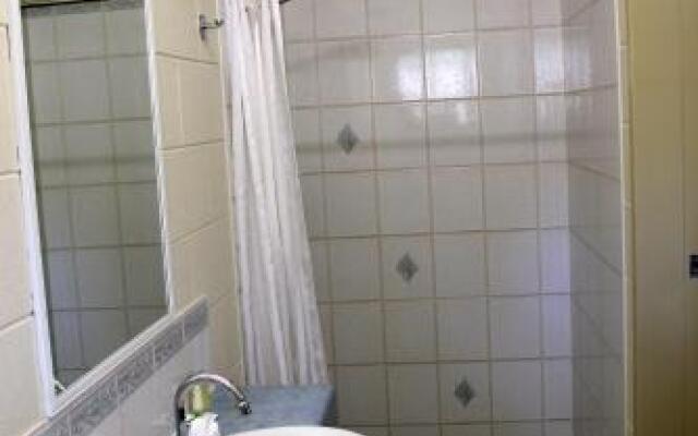 Overflow Motor Inn