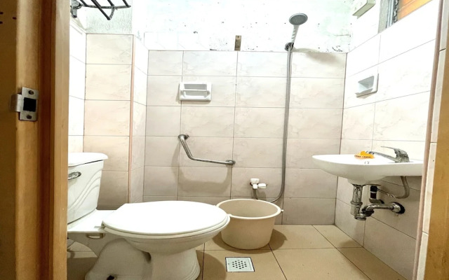 Super OYO 910 Sabaidee Suites