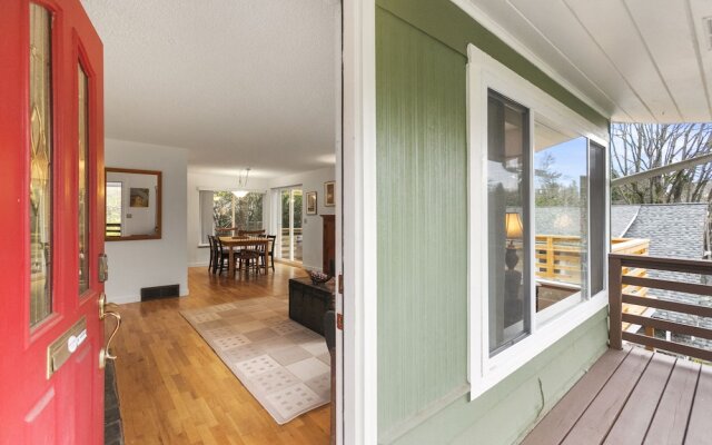 Hillside on North Queen Anne