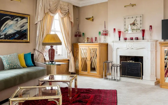 Penthouse 3-bed 3-bath on Marble Arch
