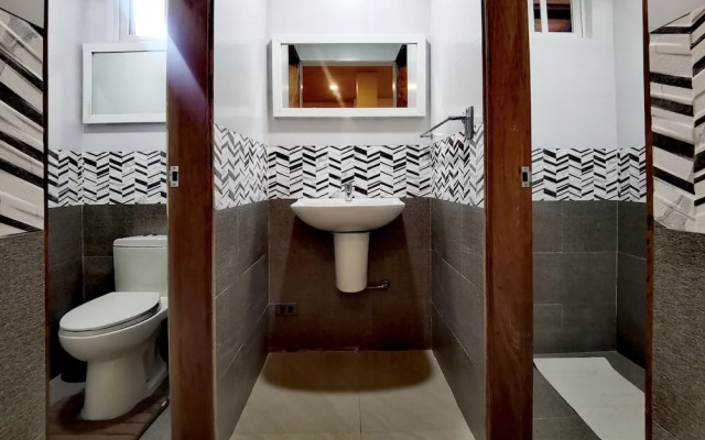 Den Den Guesthouse