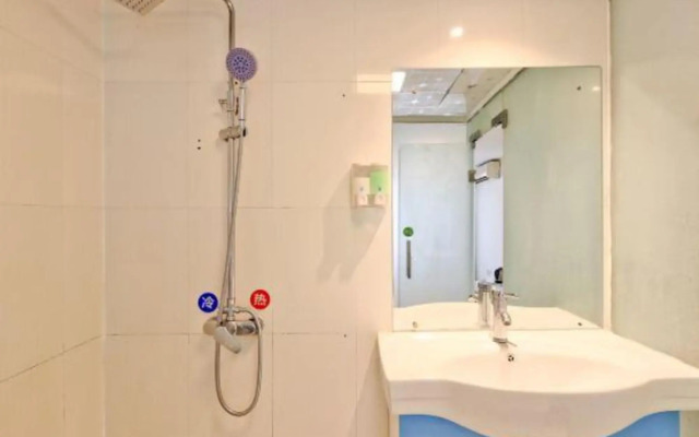 Shenzhen Huashang Hotel (Hongling Subway Station KKmall)