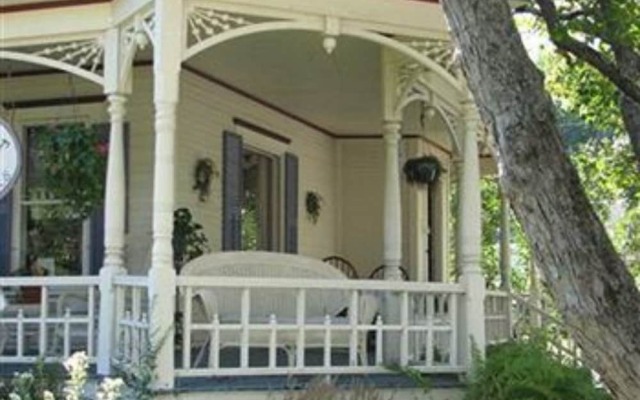 Rose Arbour Bed & Breakfast