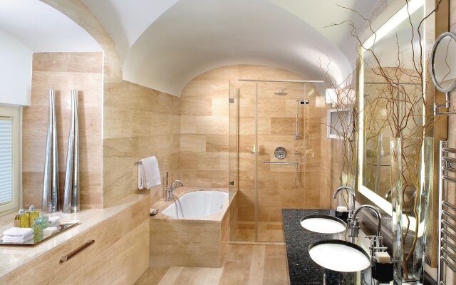 Mandarin Oriental, Prague