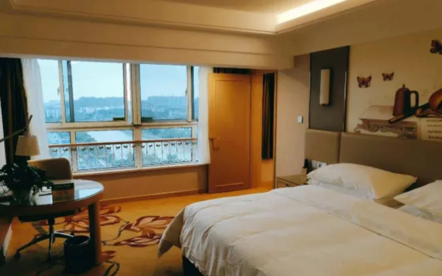 Vienna International Hotel (Slender lake Dongguan Street Ancient Canal)