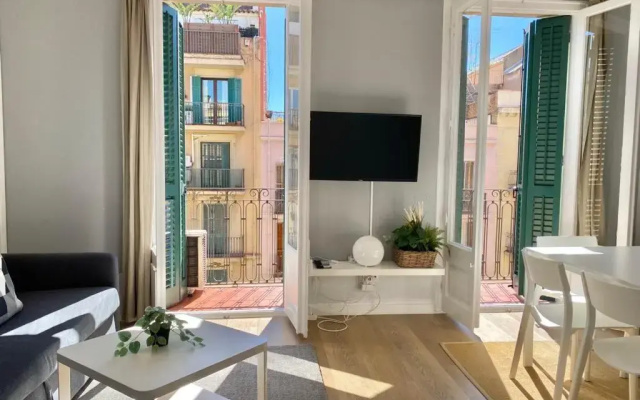 2 Bdr Eixample Apartment